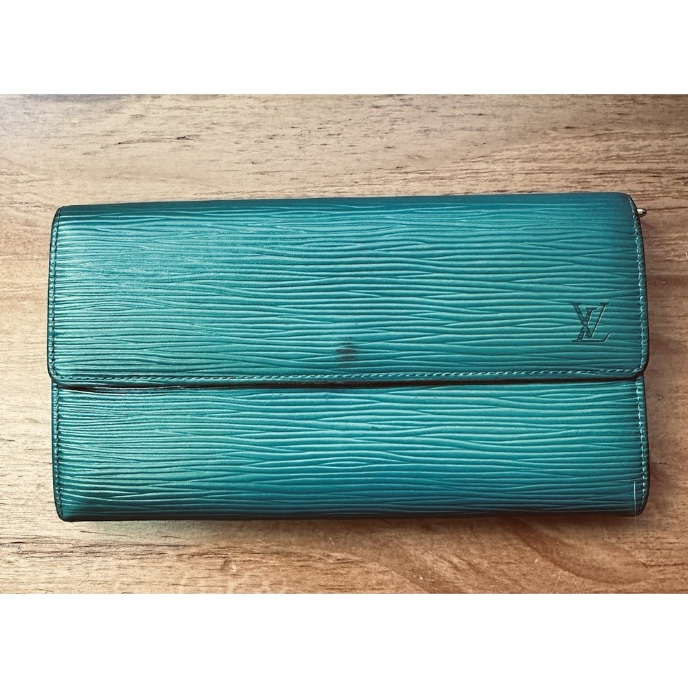 LOUIS VUITTON Long Wallet Epi Porneo Green Women's Inner Zipper Pre-owned